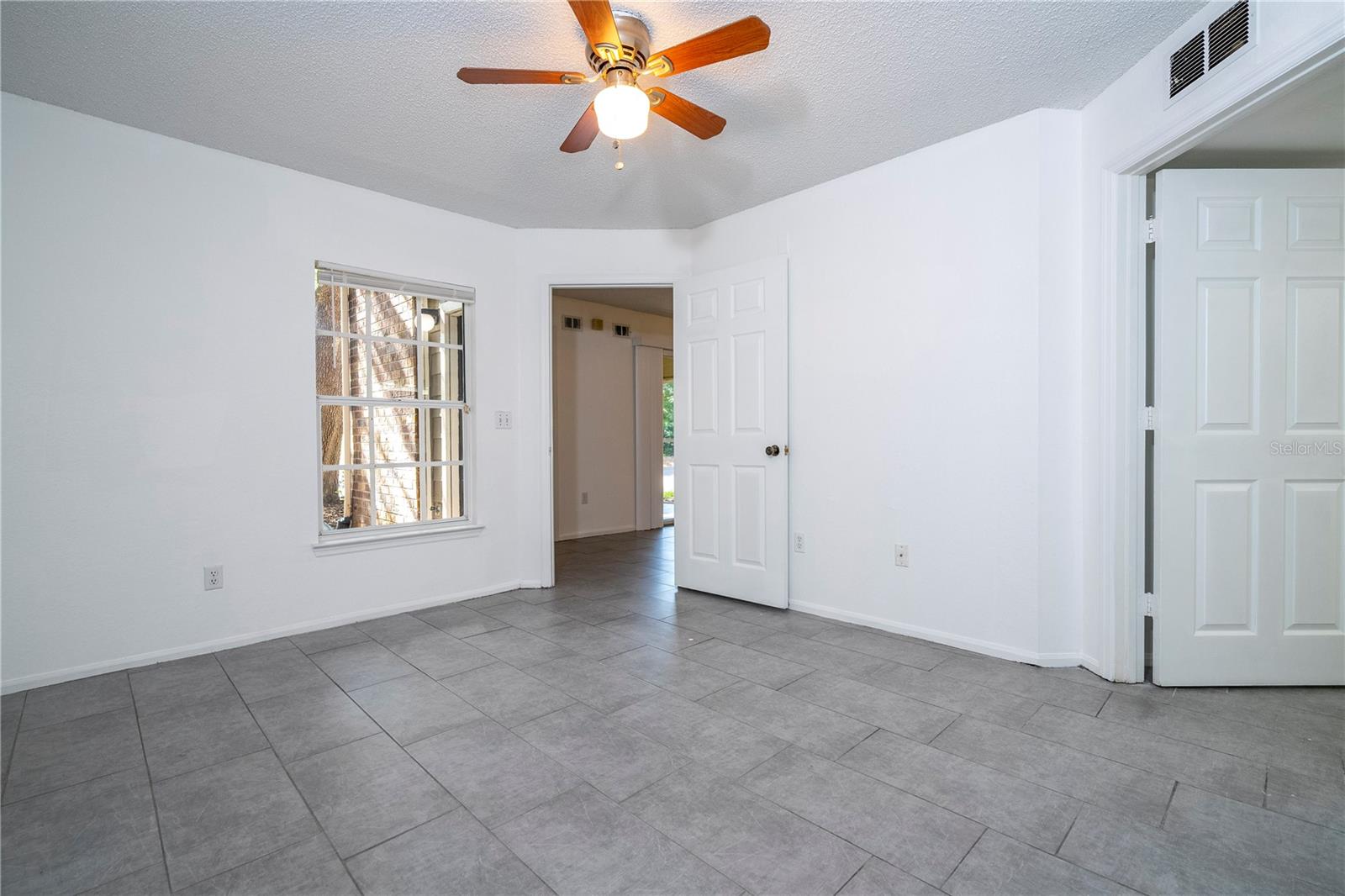 5136 PARK CENTRAL DR #212