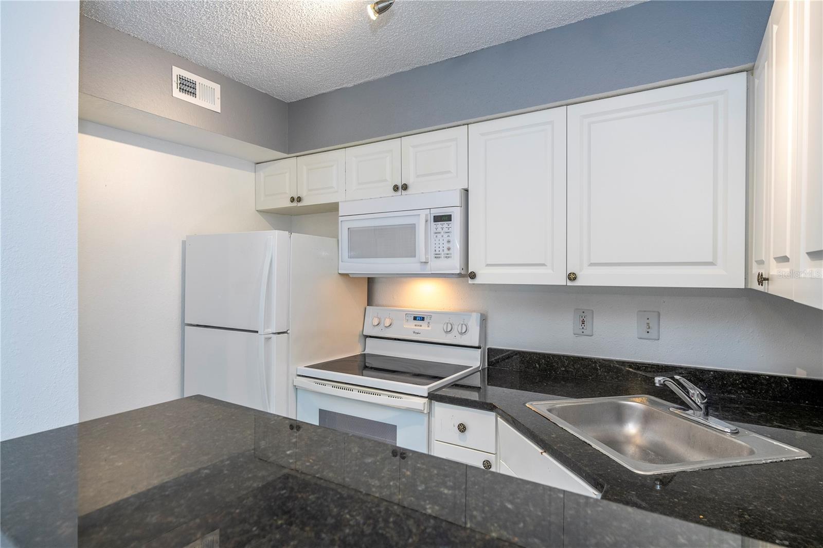 5136 PARK CENTRAL DR #212