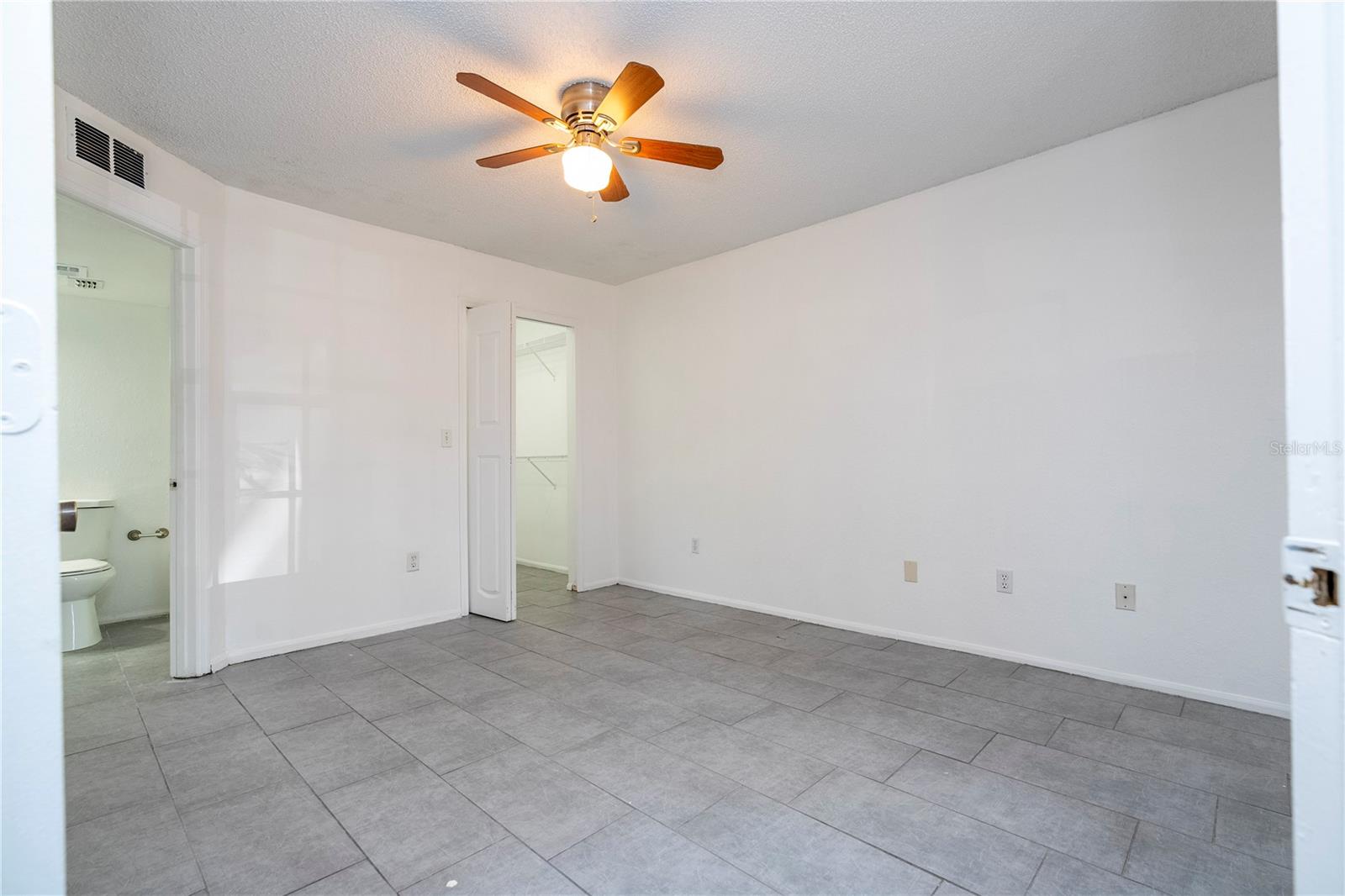 5136 PARK CENTRAL DR #212