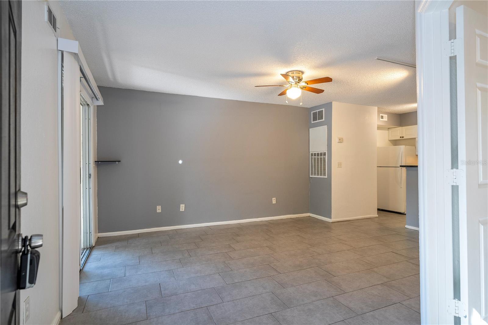 5136 PARK CENTRAL DR #212