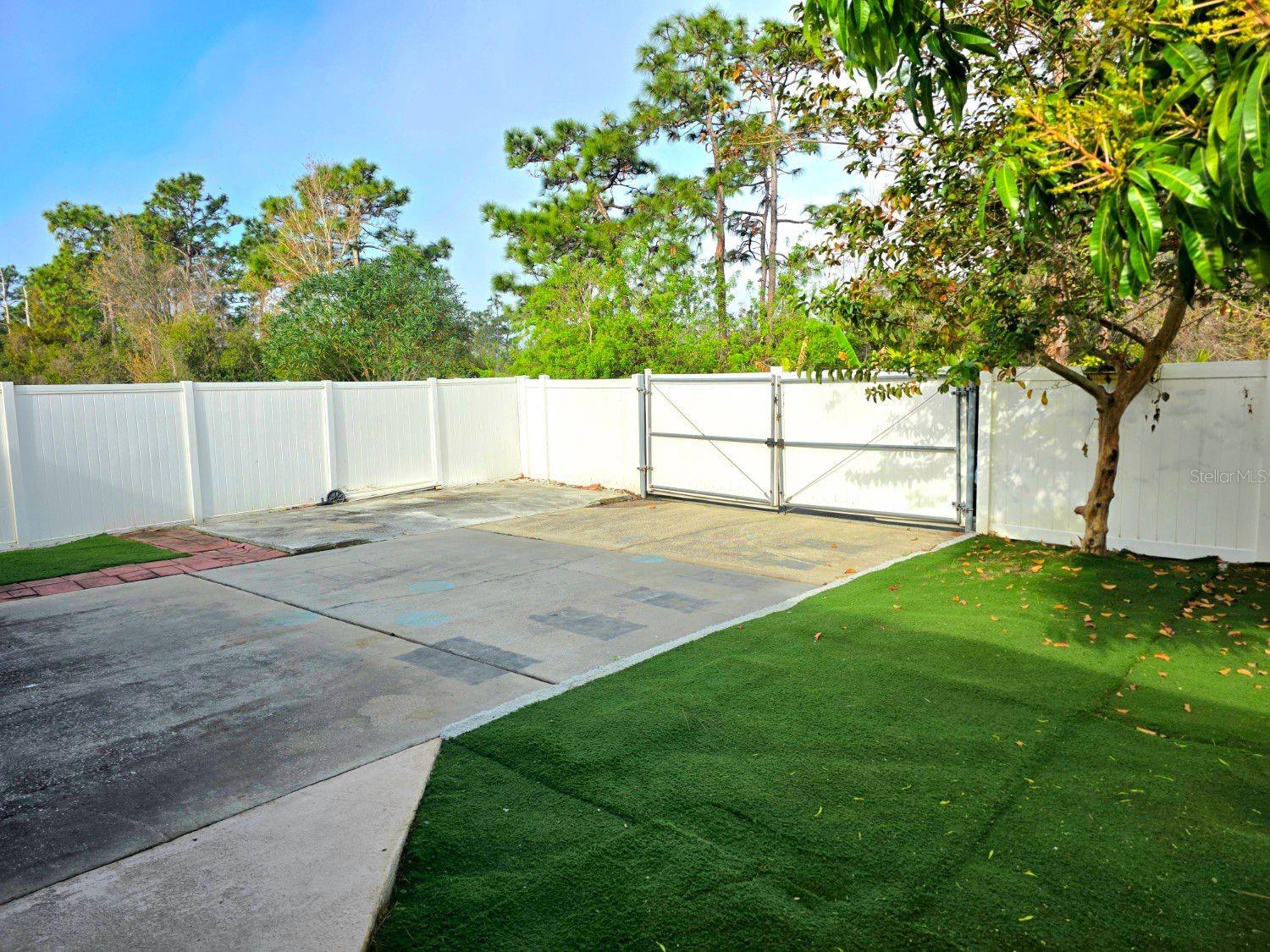 14443 GOLDEN RAIN TREE BLVD