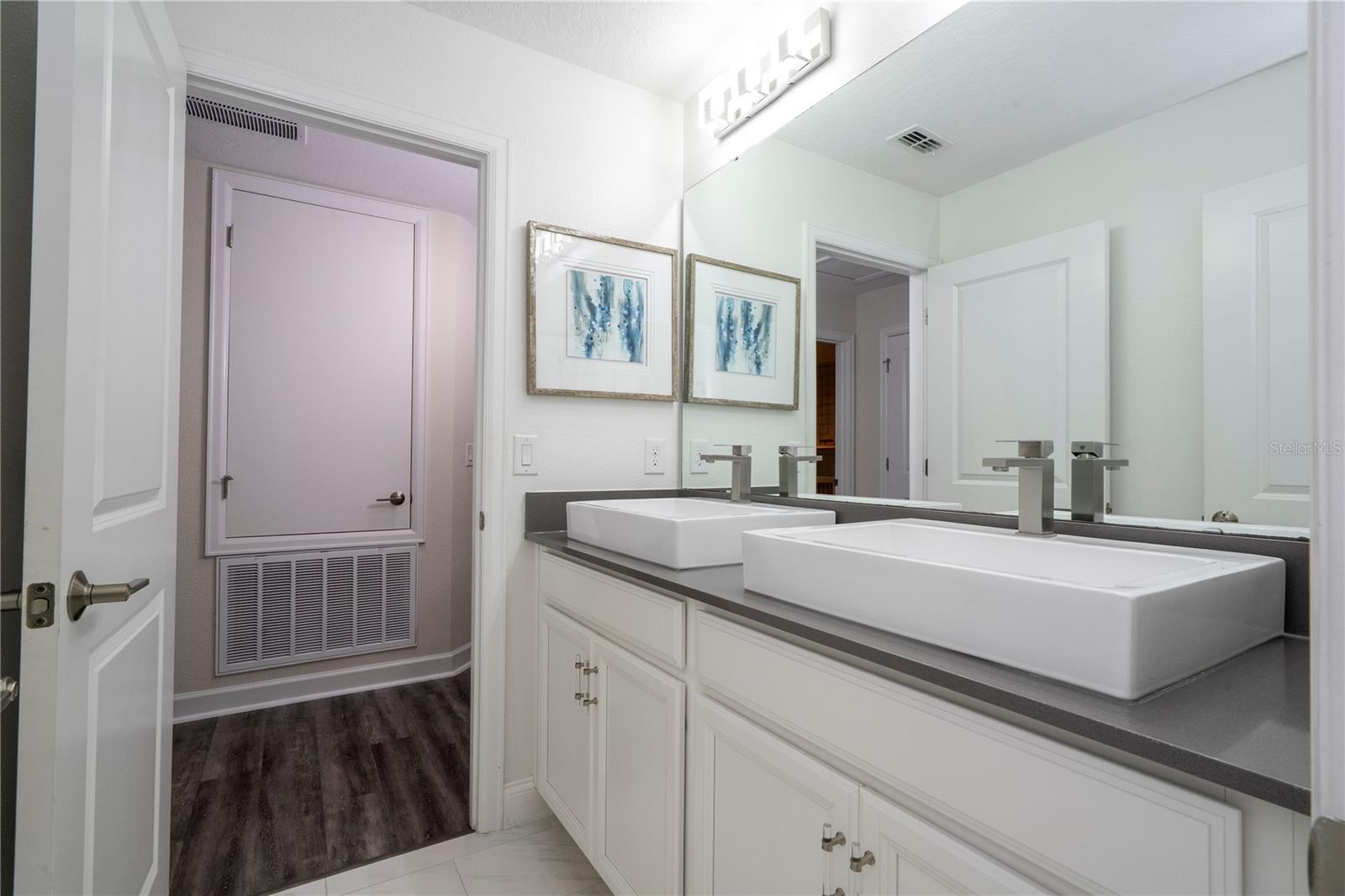 1097 TRAPPERS TRAIL LOOP