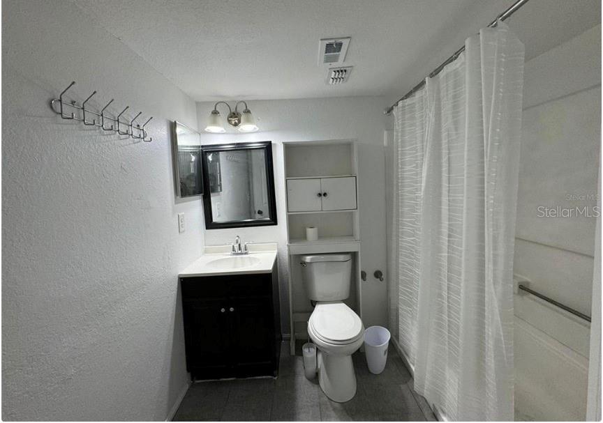 5136 PARK CENTRAL DR #212