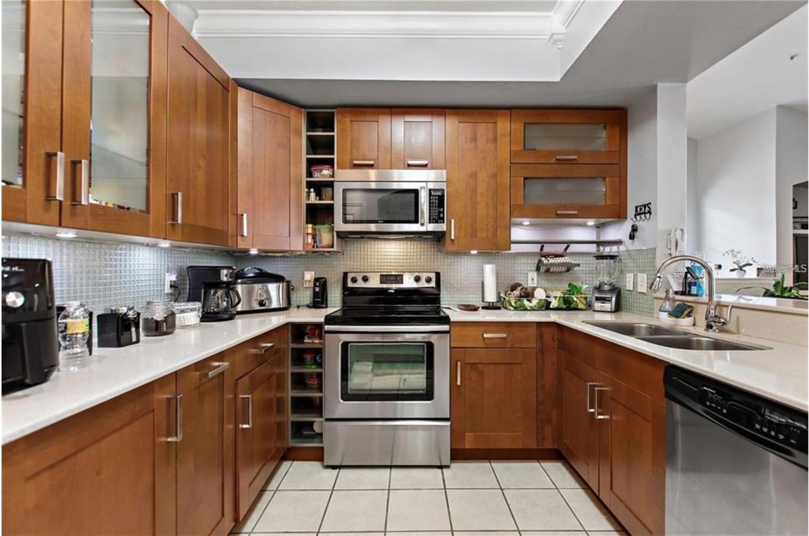 2045 ERVING CIR #101