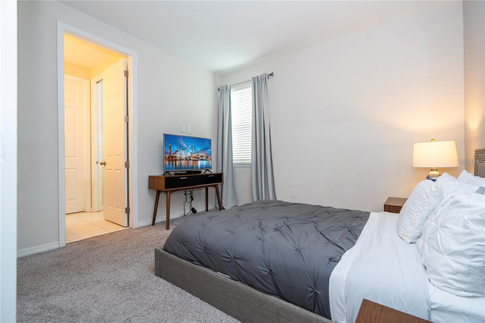 9043 SUNSHINE RIDGE LOOP