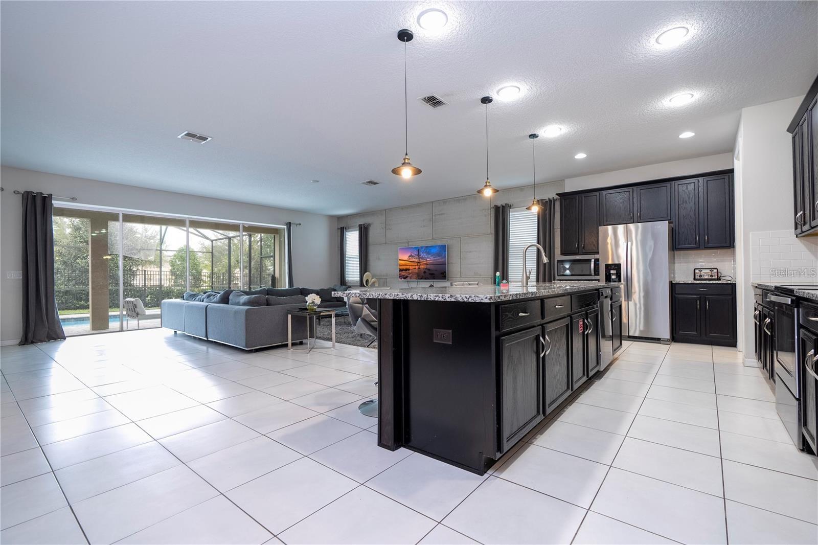 9043 SUNSHINE RIDGE LOOP