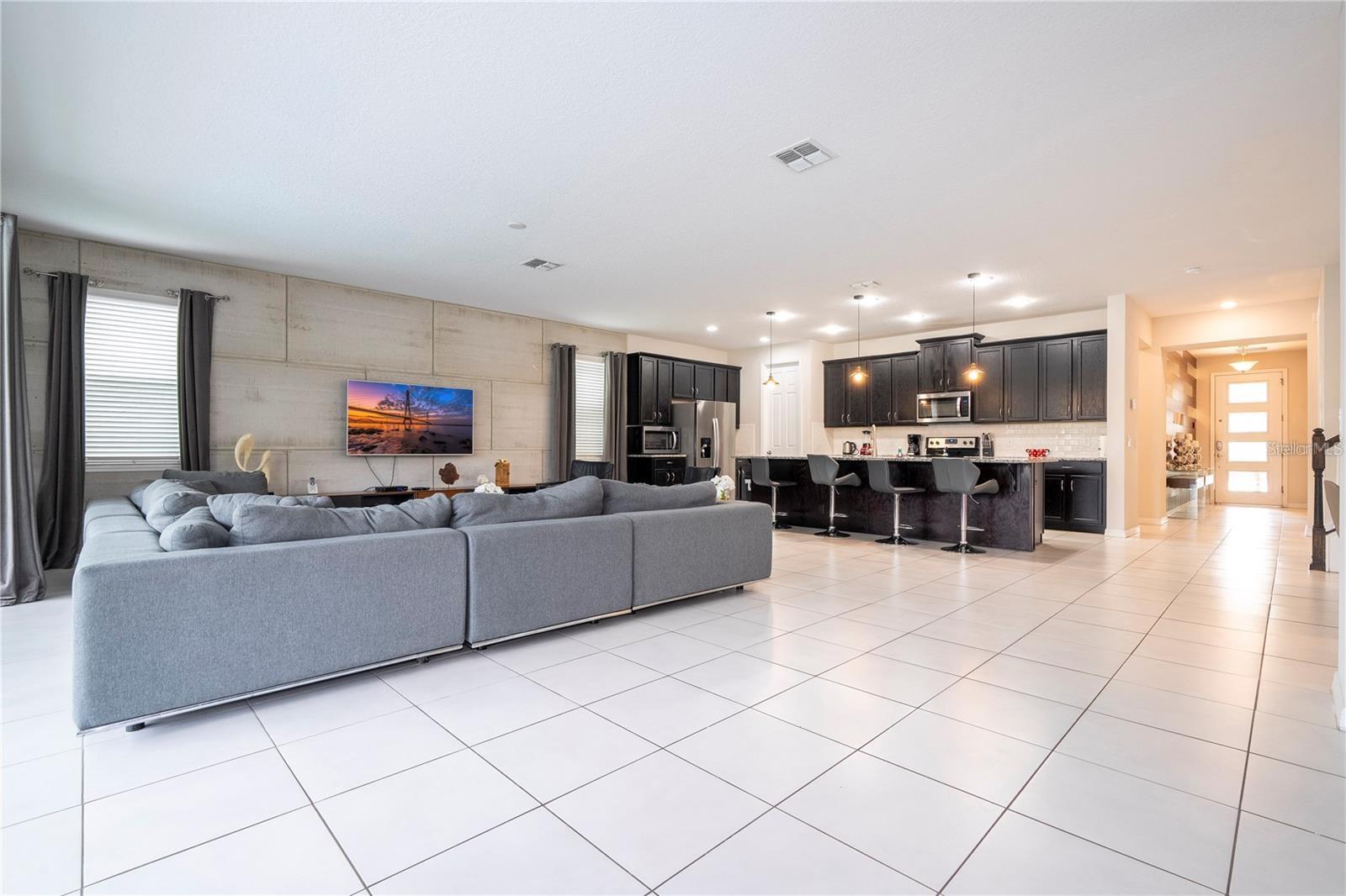 9043 SUNSHINE RIDGE LOOP