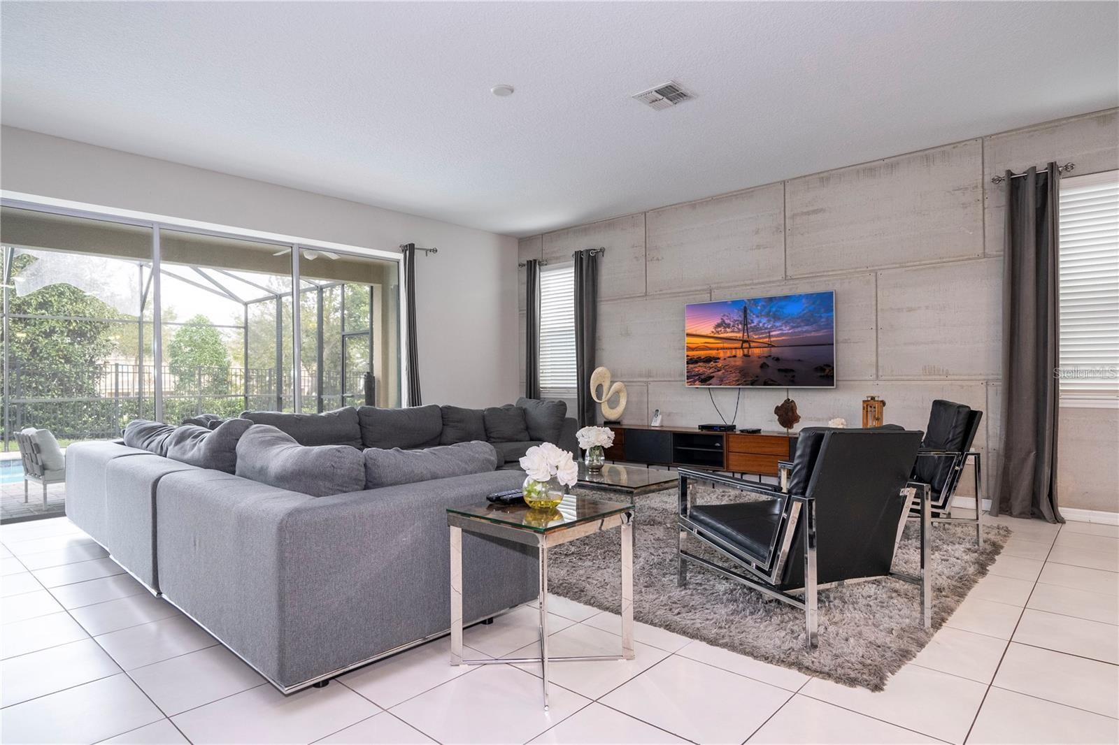 9043 SUNSHINE RIDGE LOOP
