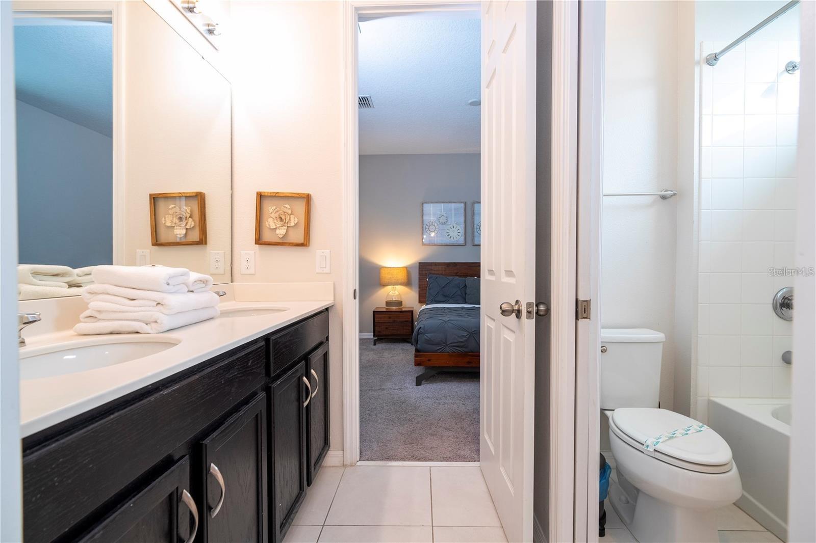 9043 SUNSHINE RIDGE LOOP