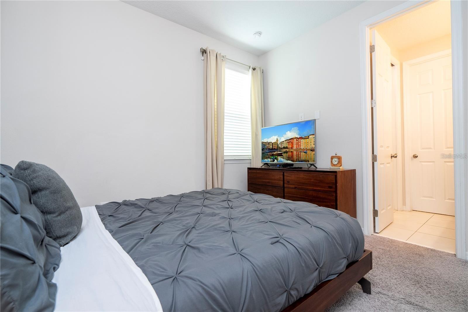 9043 SUNSHINE RIDGE LOOP