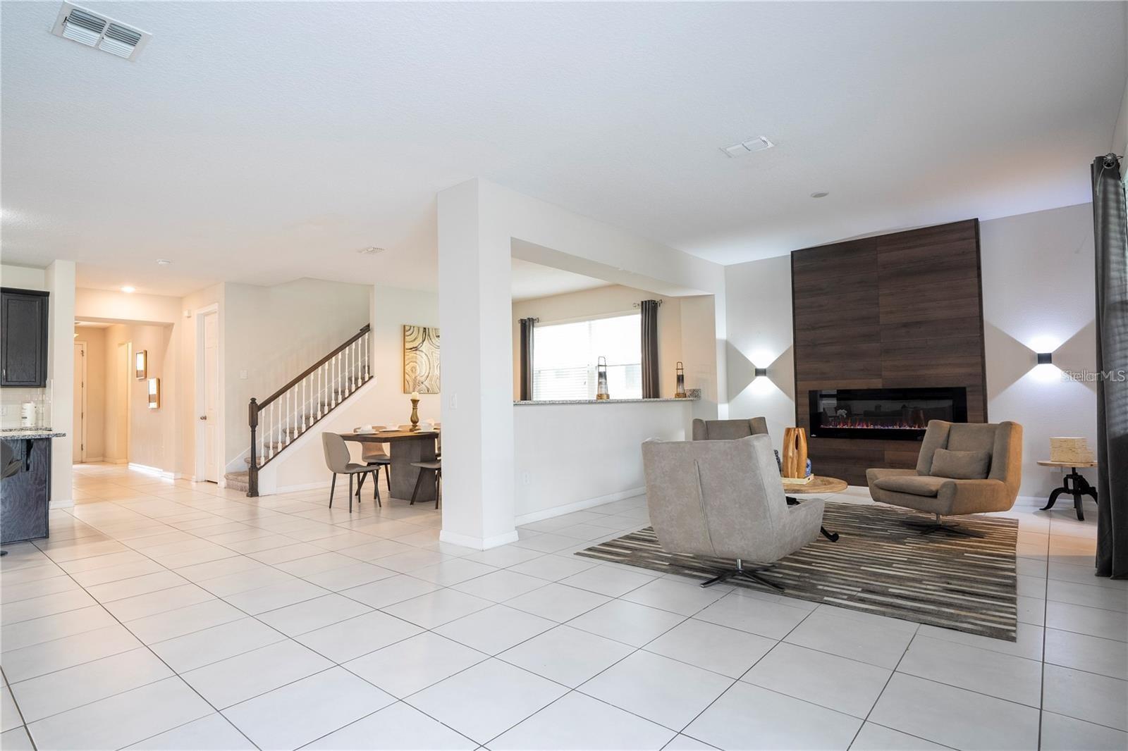 9043 SUNSHINE RIDGE LOOP
