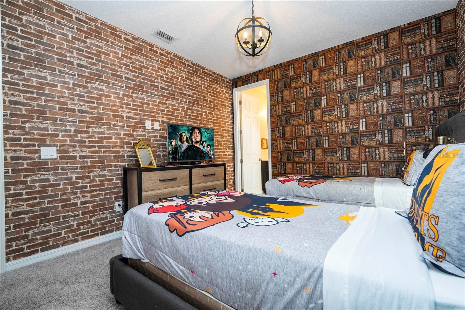 9043 SUNSHINE RIDGE LOOP