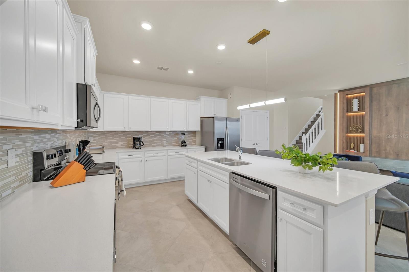 16248 SAINT MARTIN ST