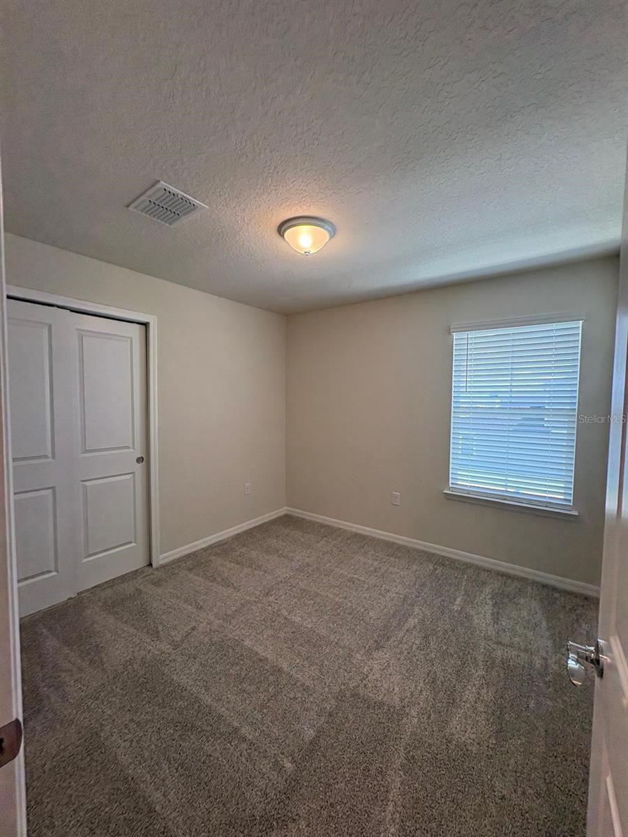 6433 BREEZE FILLED LN