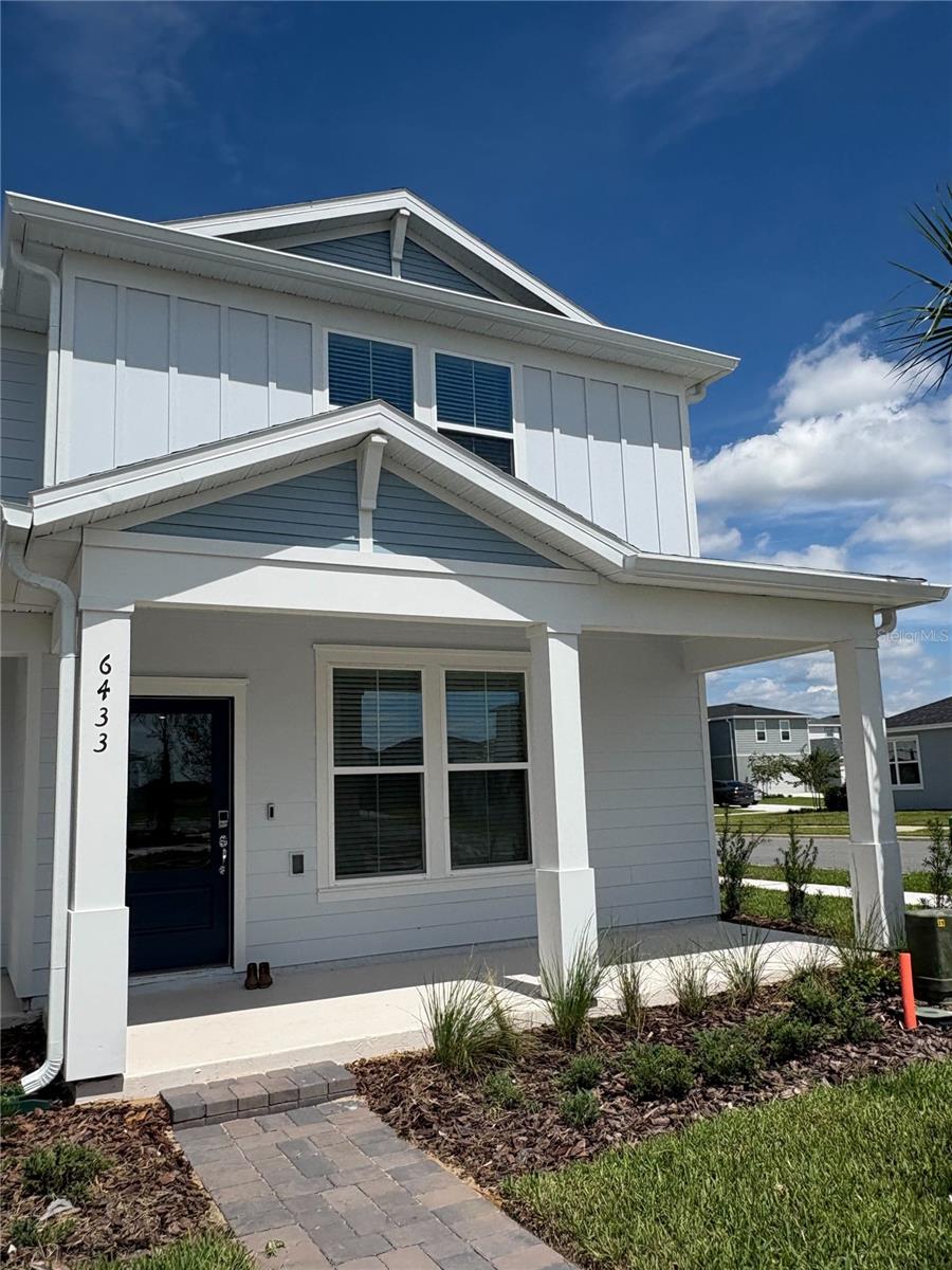 6433 BREEZE FILLED LN