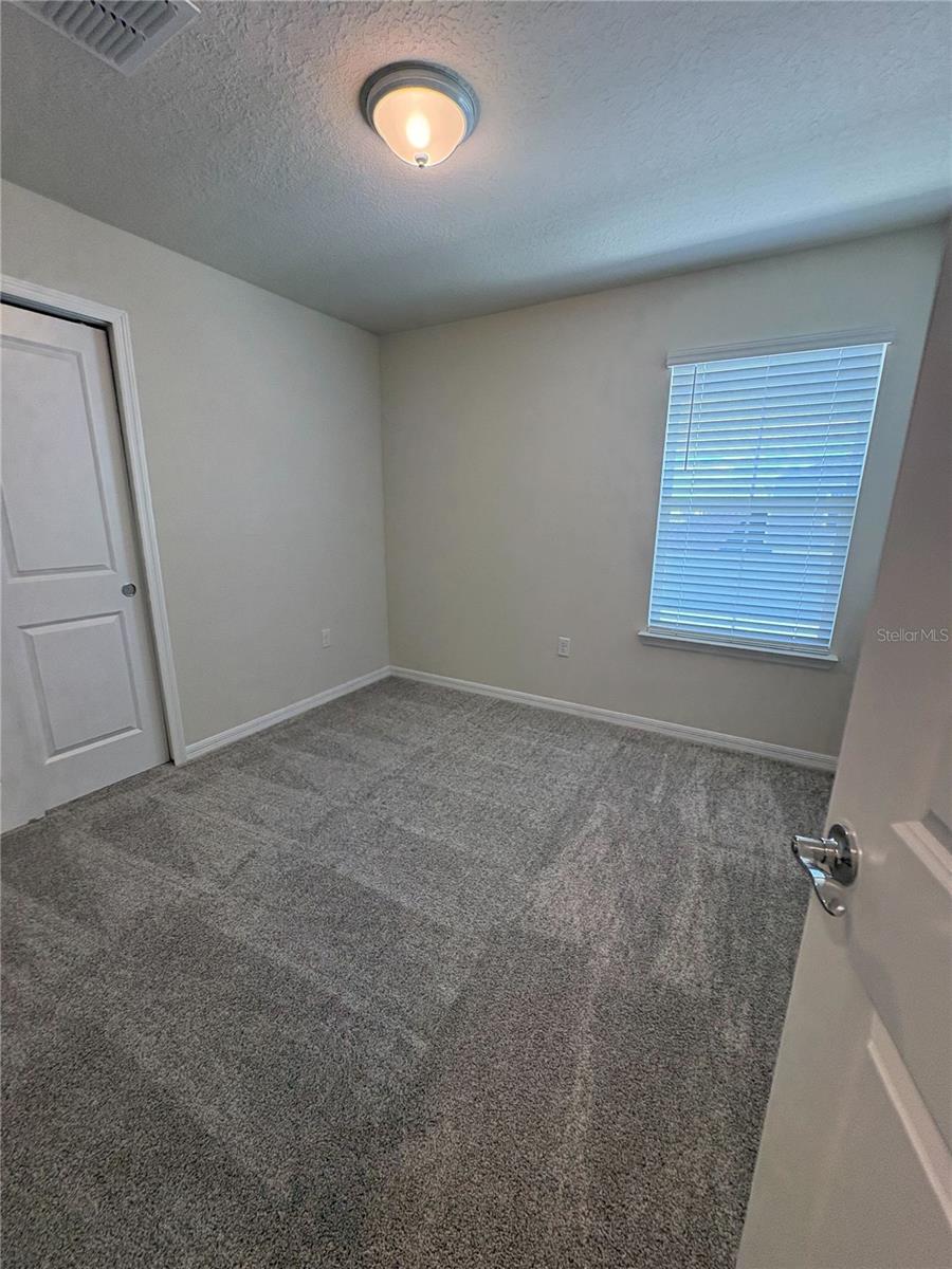 6433 BREEZE FILLED LN