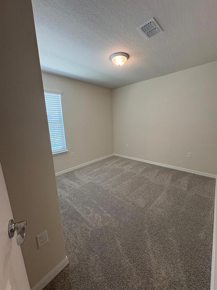 6433 BREEZE FILLED LN