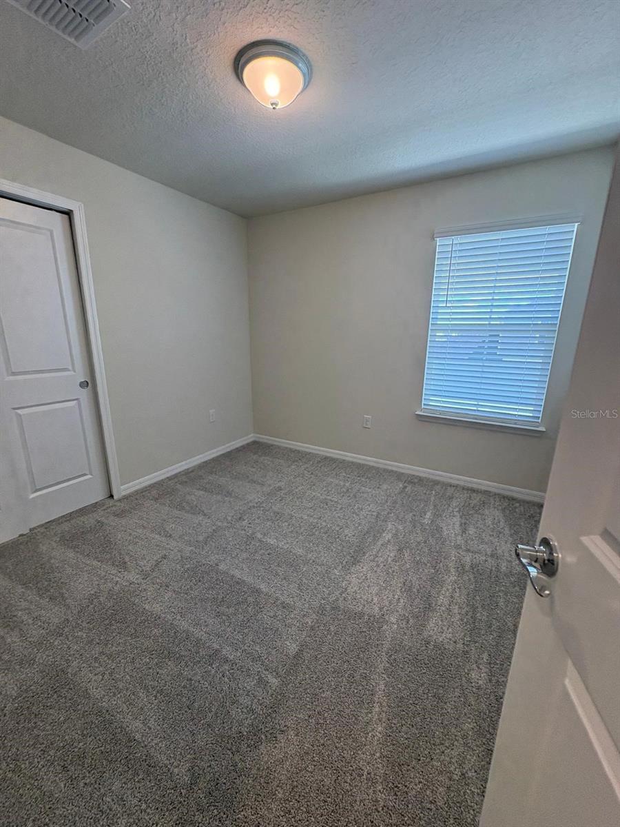 6433 BREEZE FILLED LN