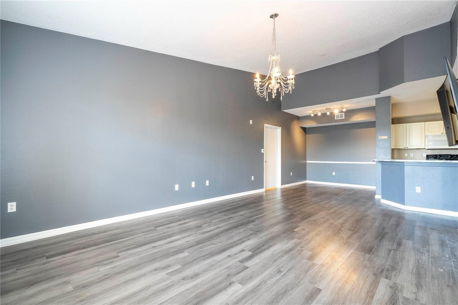 5572 METROWEST BLVD #309