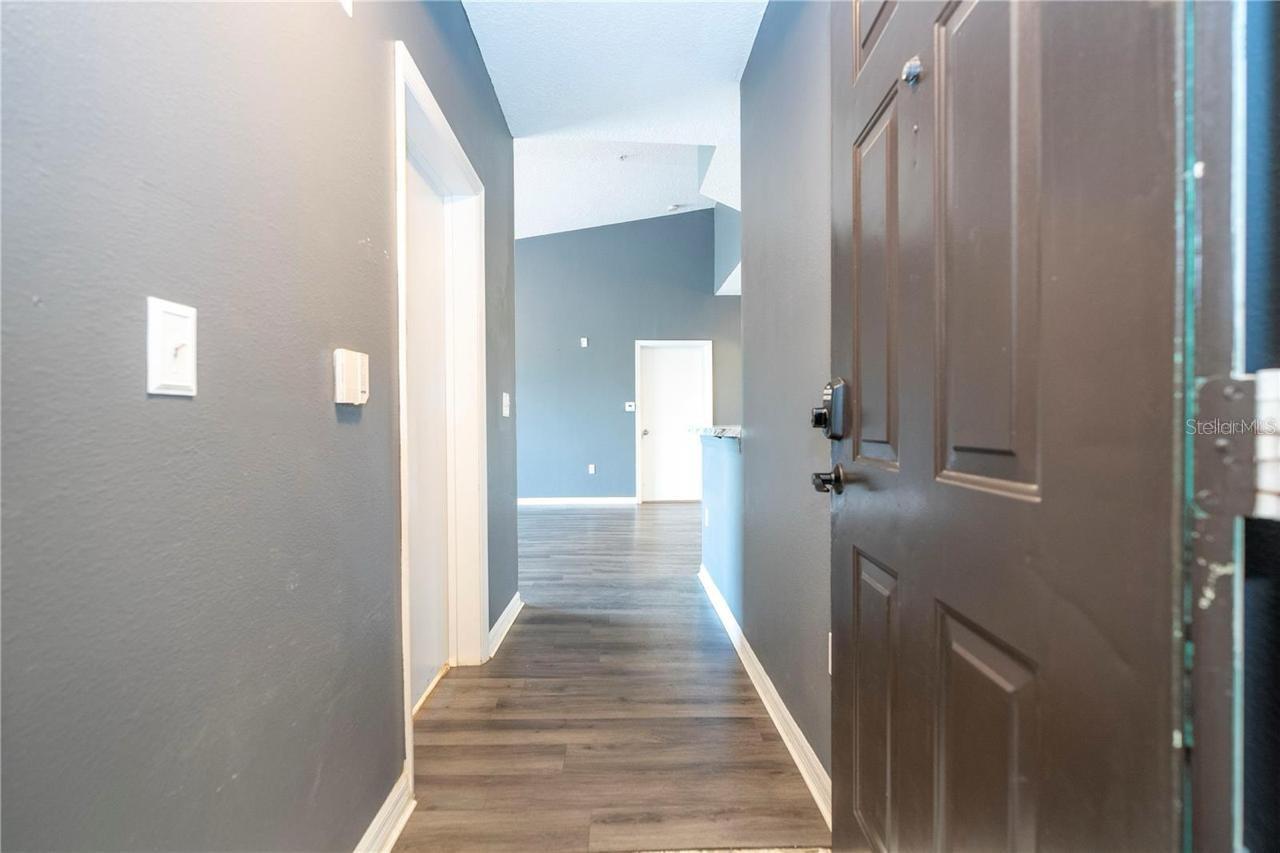 5572 METROWEST BLVD #309