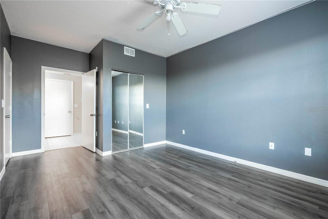 5572 METROWEST BLVD #309