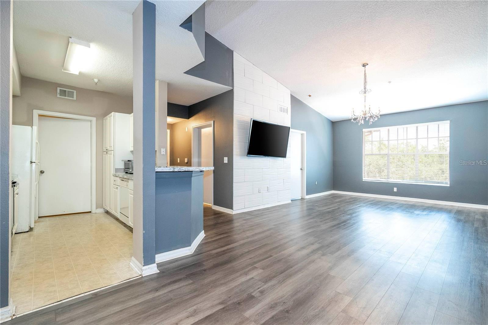 5572 METROWEST BLVD #309