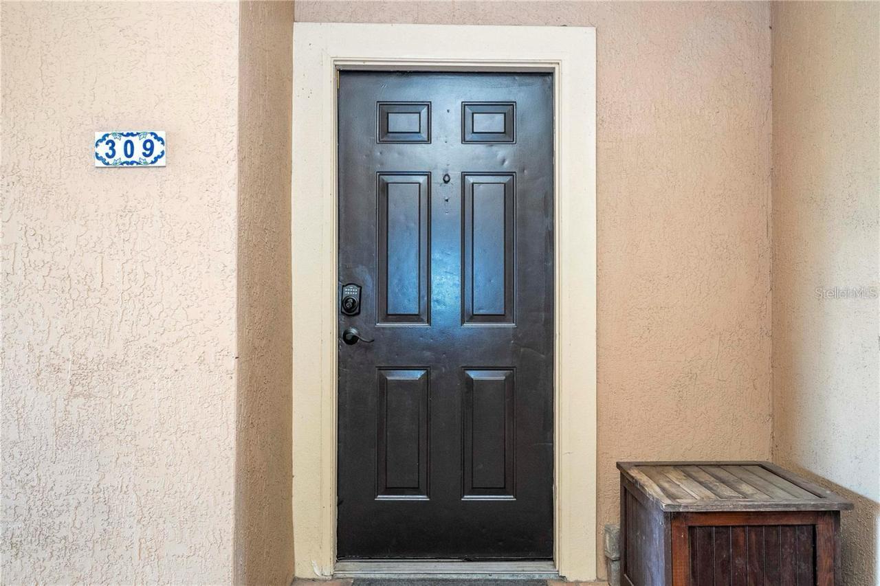 5572 METROWEST BLVD #309