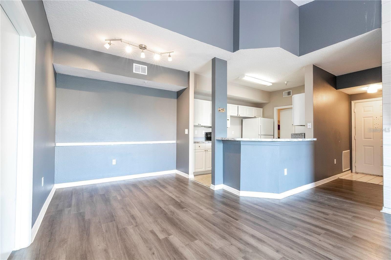 5572 METROWEST BLVD #309