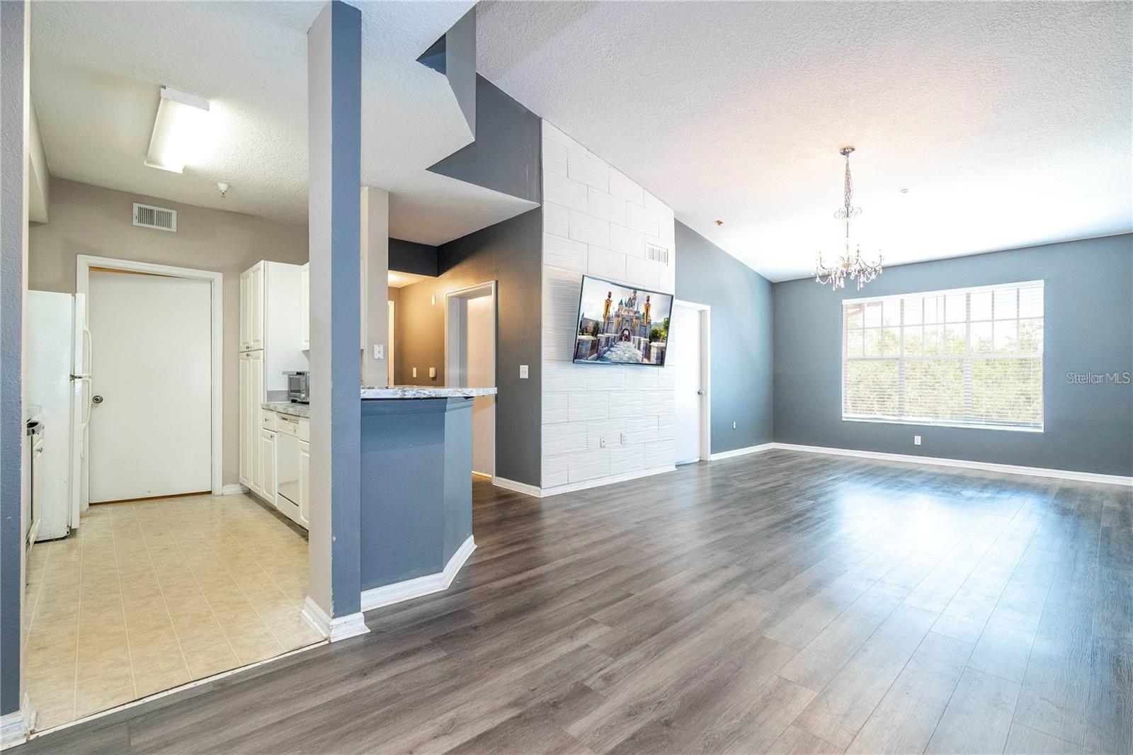 5572 METROWEST BLVD #309