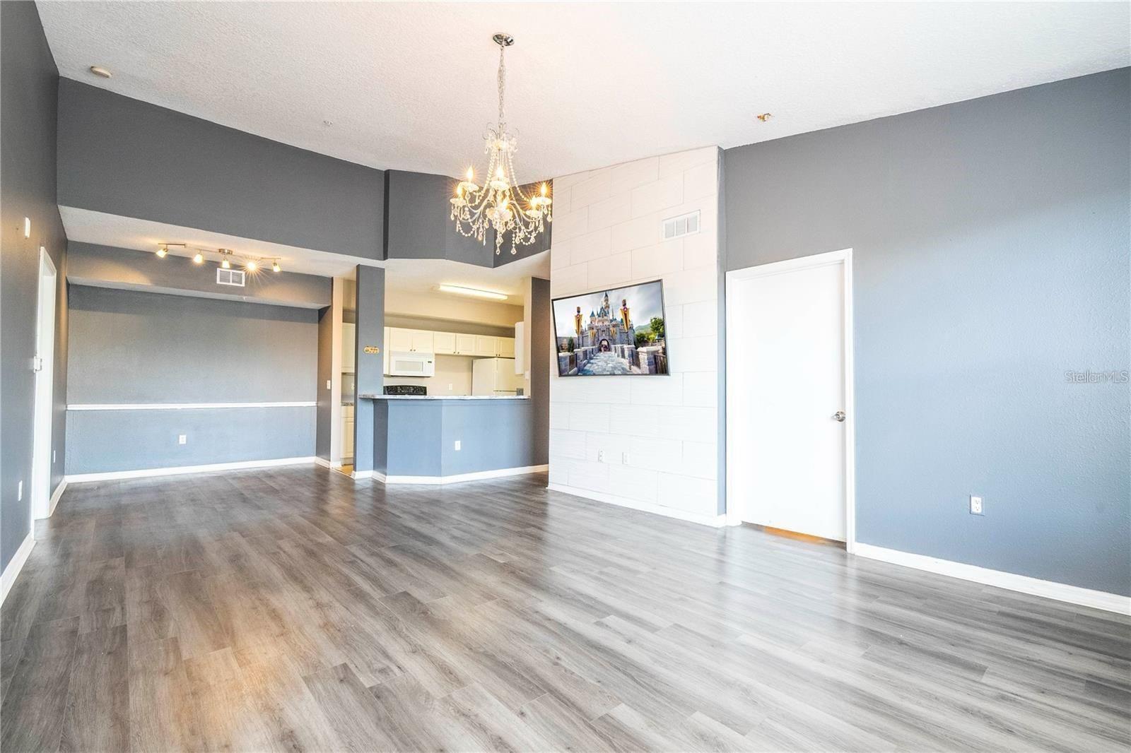 5572 METROWEST BLVD #309