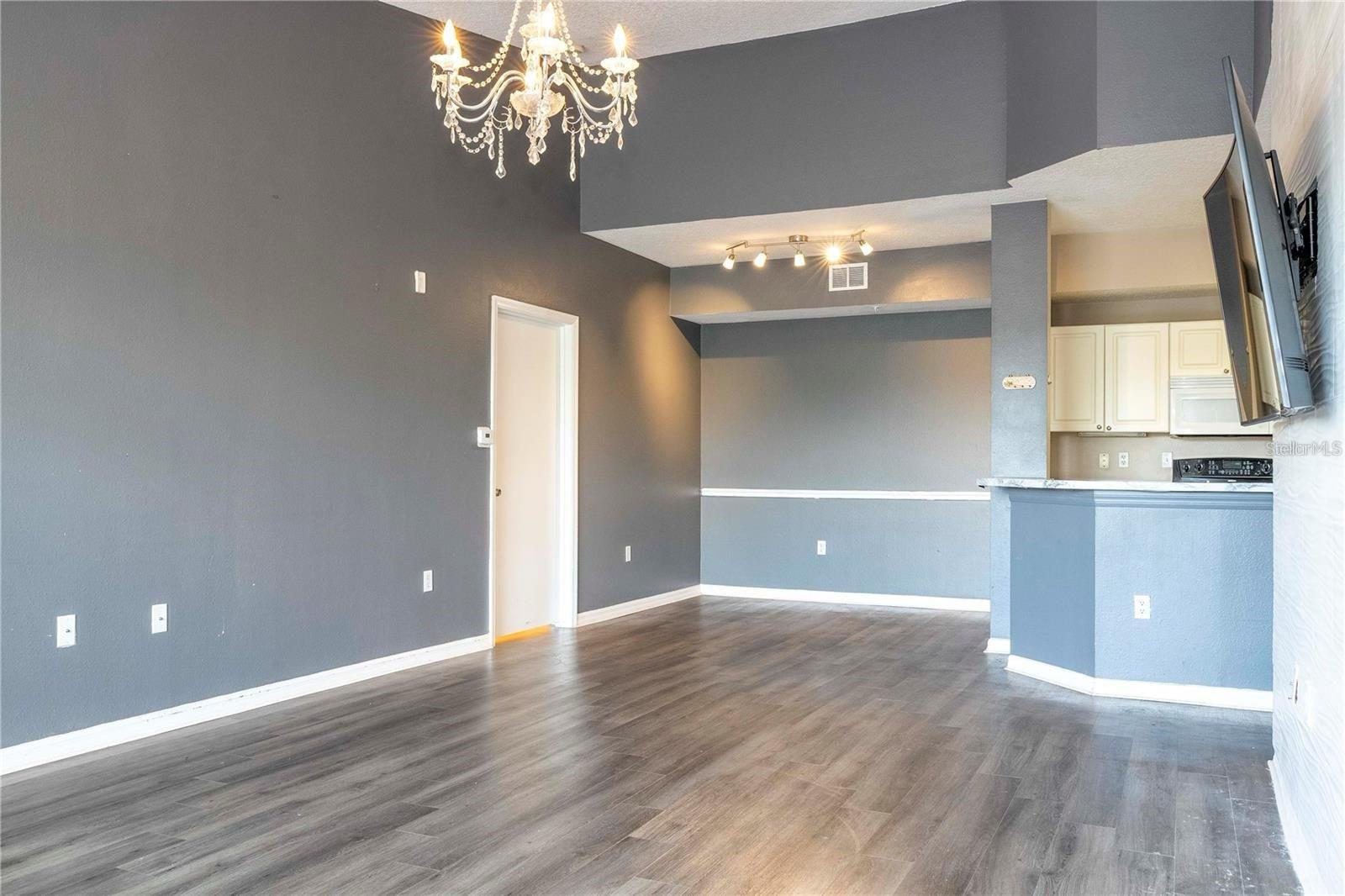 5572 METROWEST BLVD #309