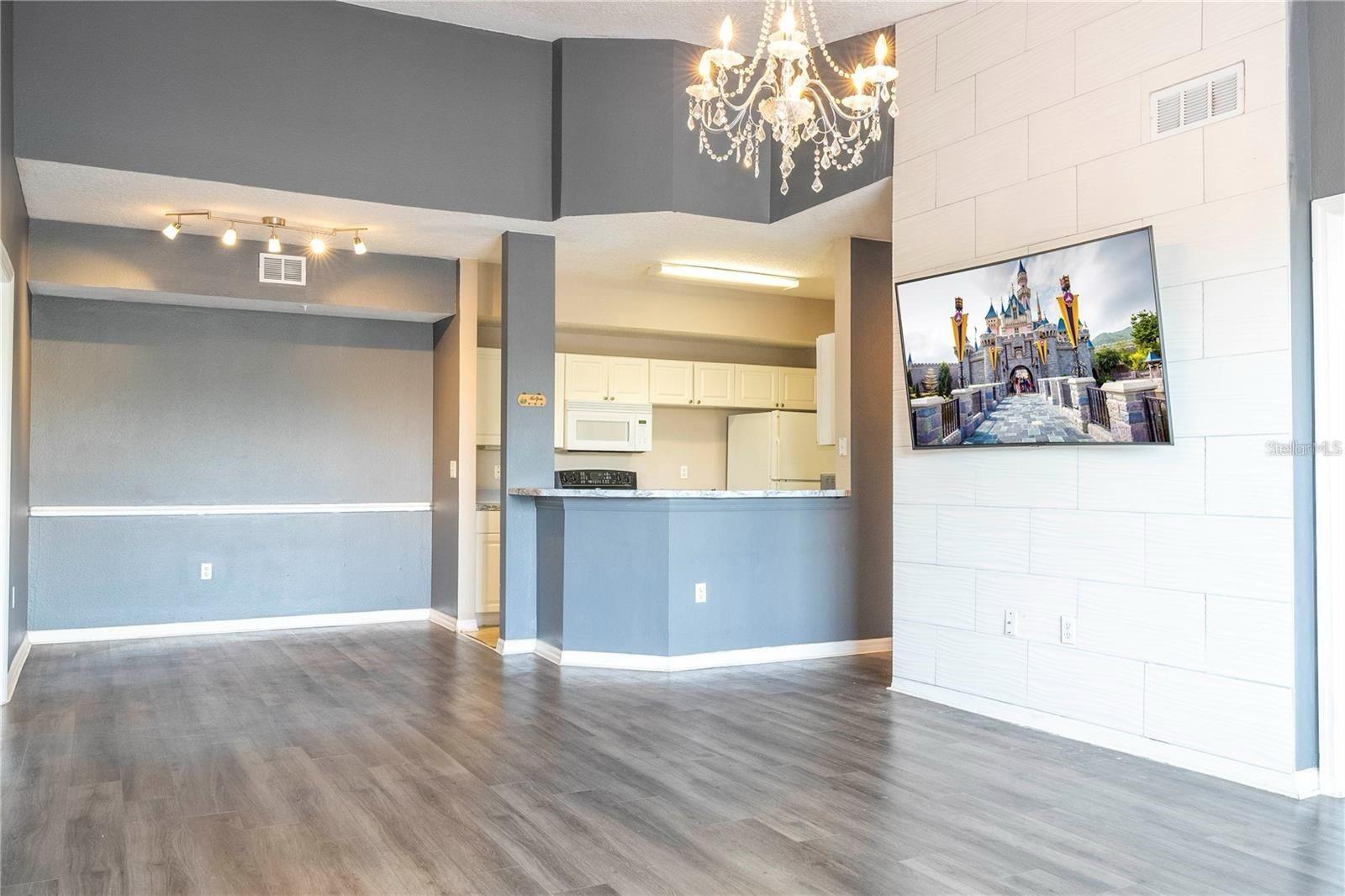 5572 METROWEST BLVD #309