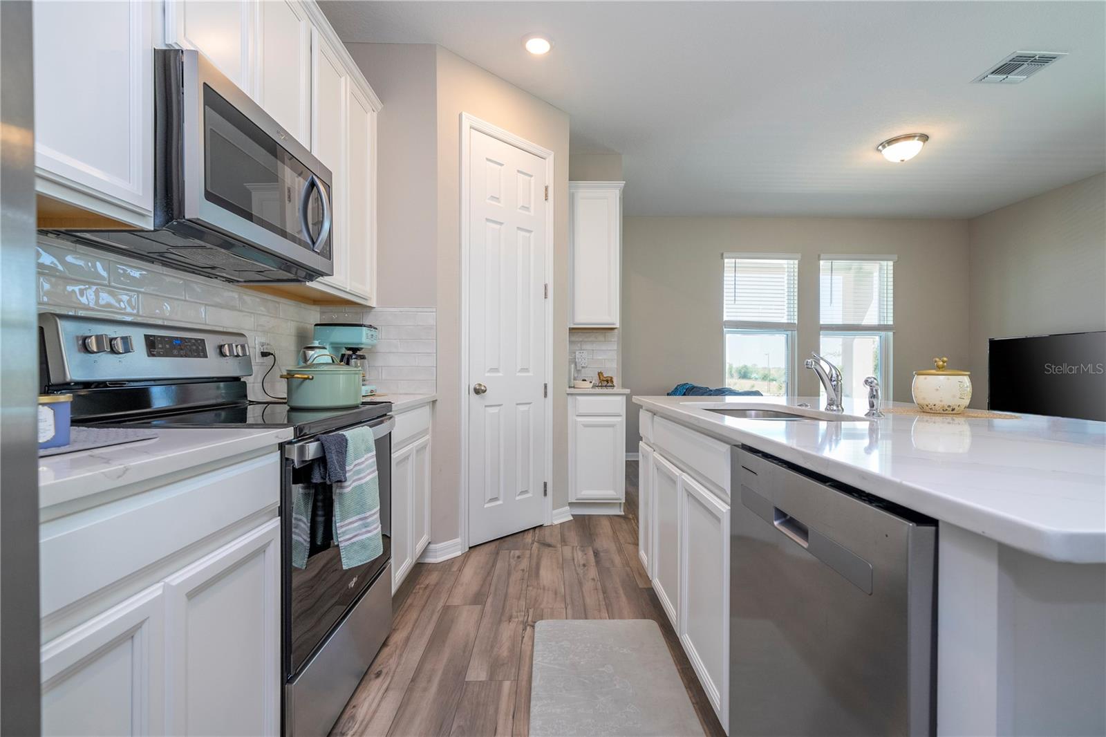 4994 CITRUS LEAF BLVD