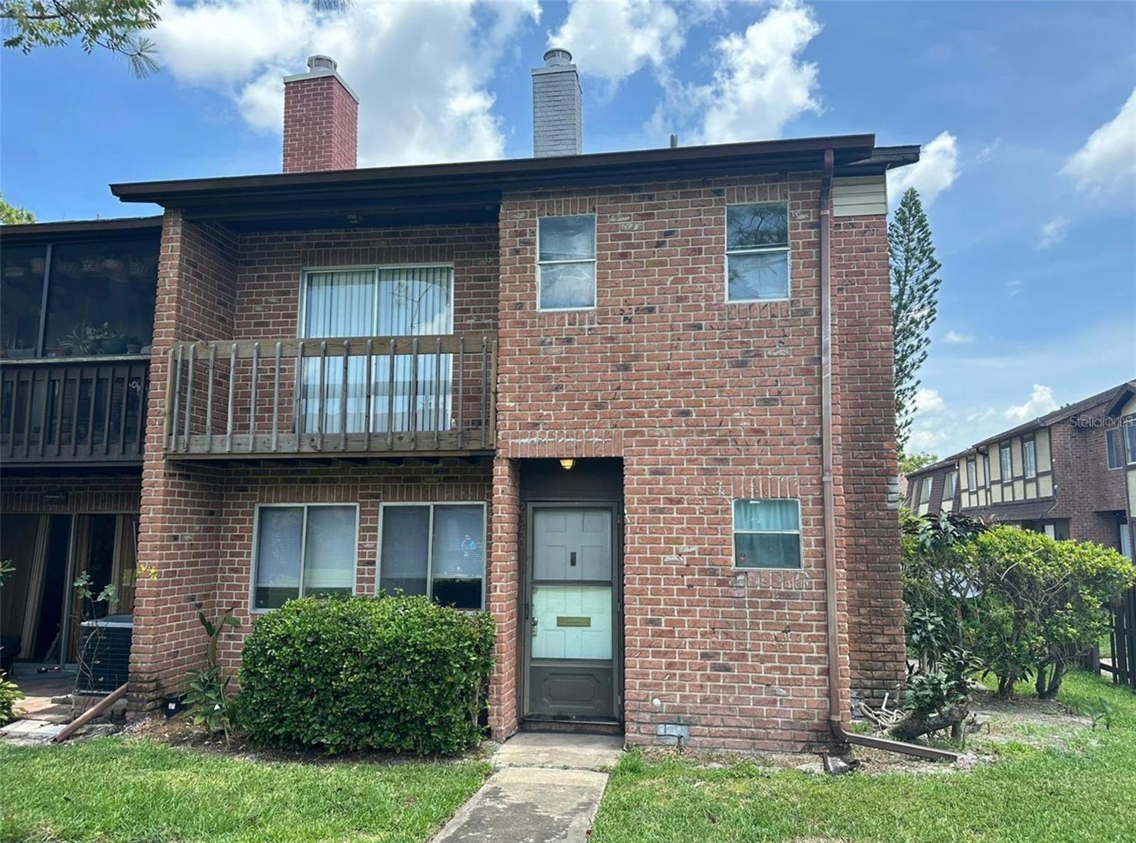 2340 HUNTINGTON GREEN CT #1