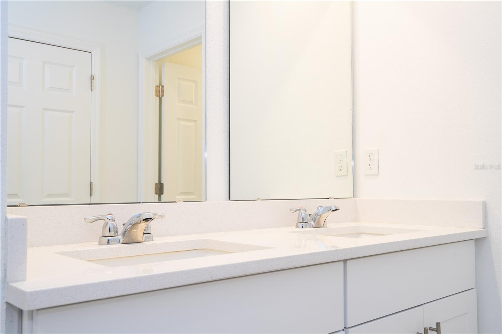 4329 EAGLE TRAIL BND