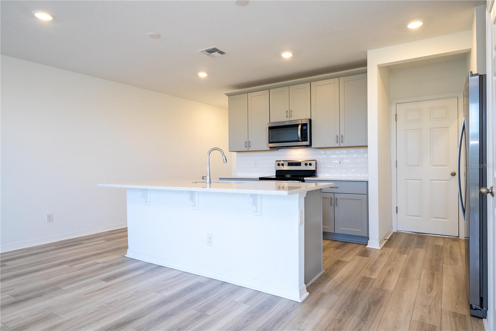 4549 BURROWING OWL LOOP