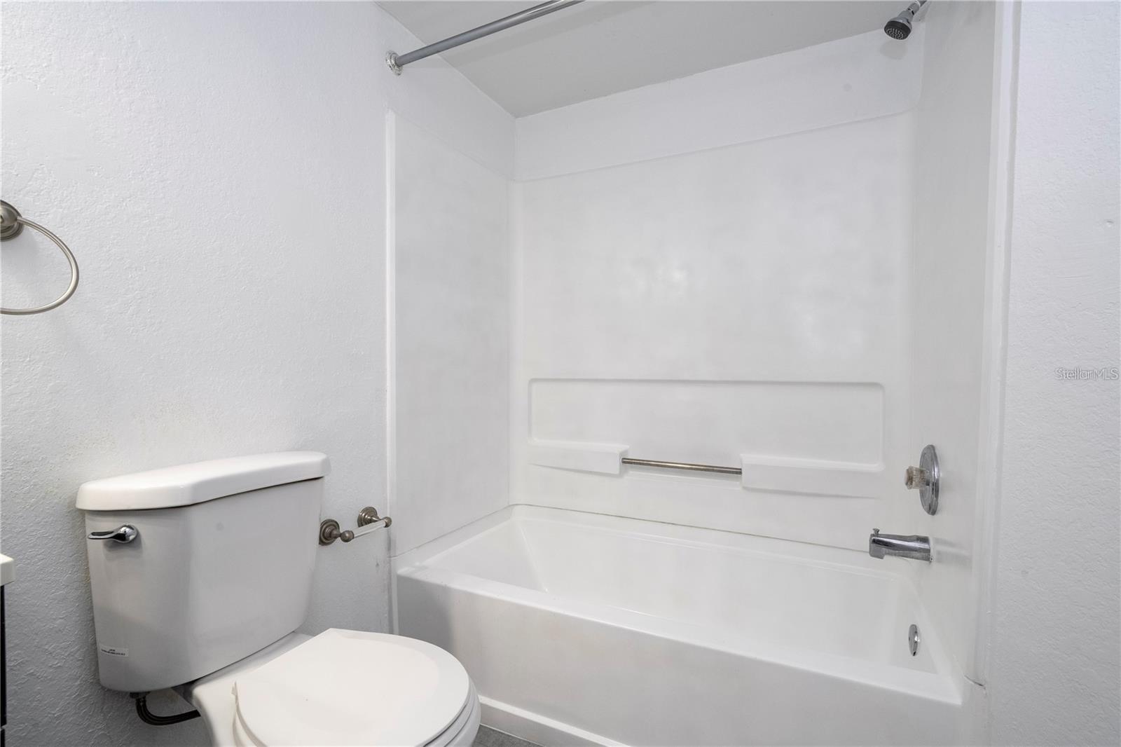 5136 PARK CENTRAL DR #212