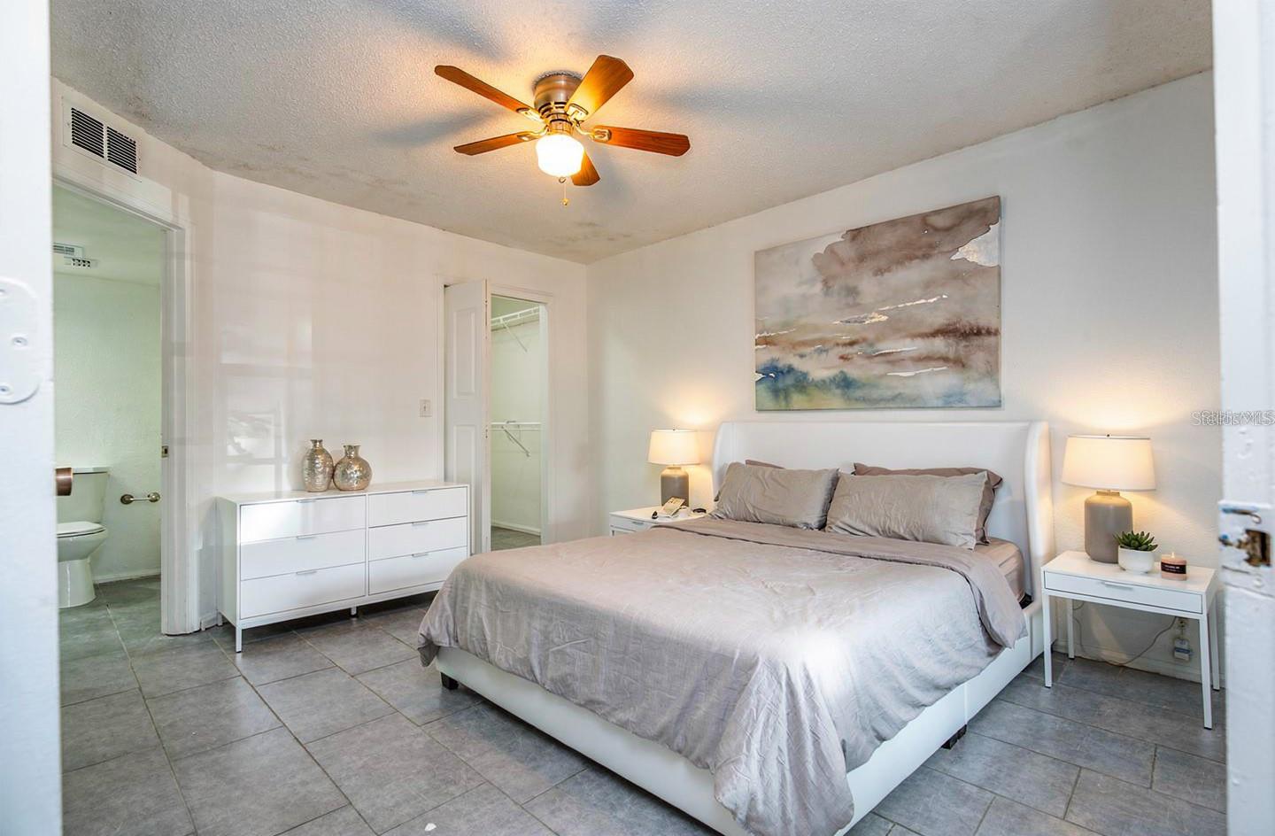 5136 PARK CENTRAL DR #212