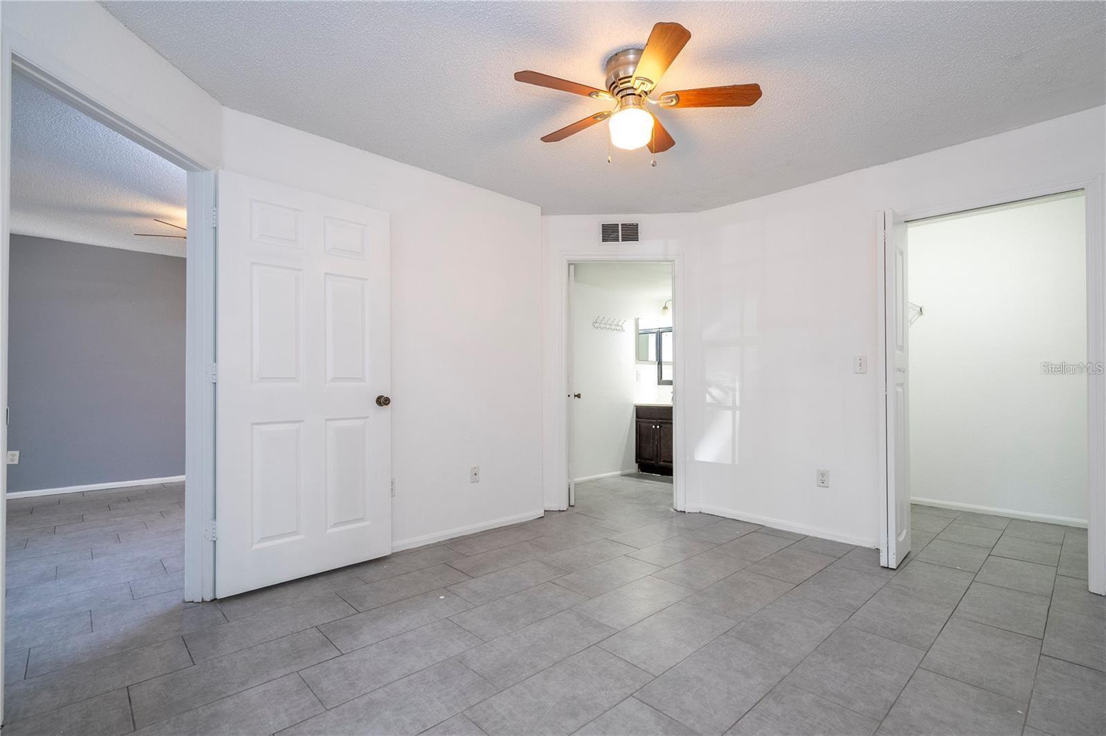 5136 PARK CENTRAL DR #212