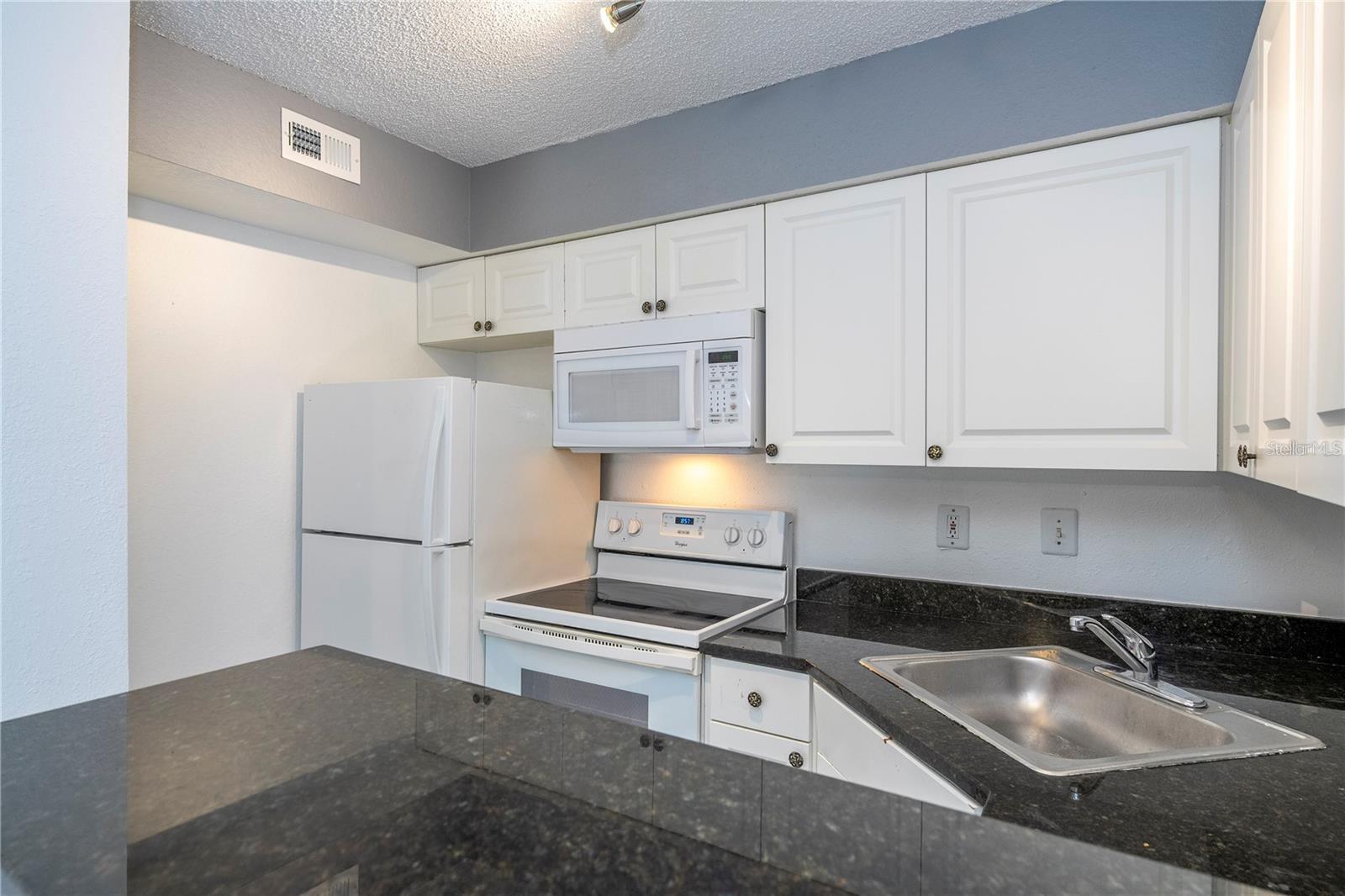 5136 PARK CENTRAL DR #212