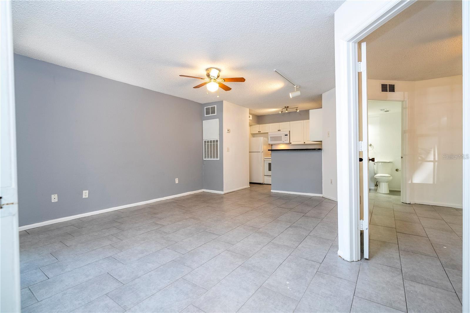 5136 PARK CENTRAL DR #212