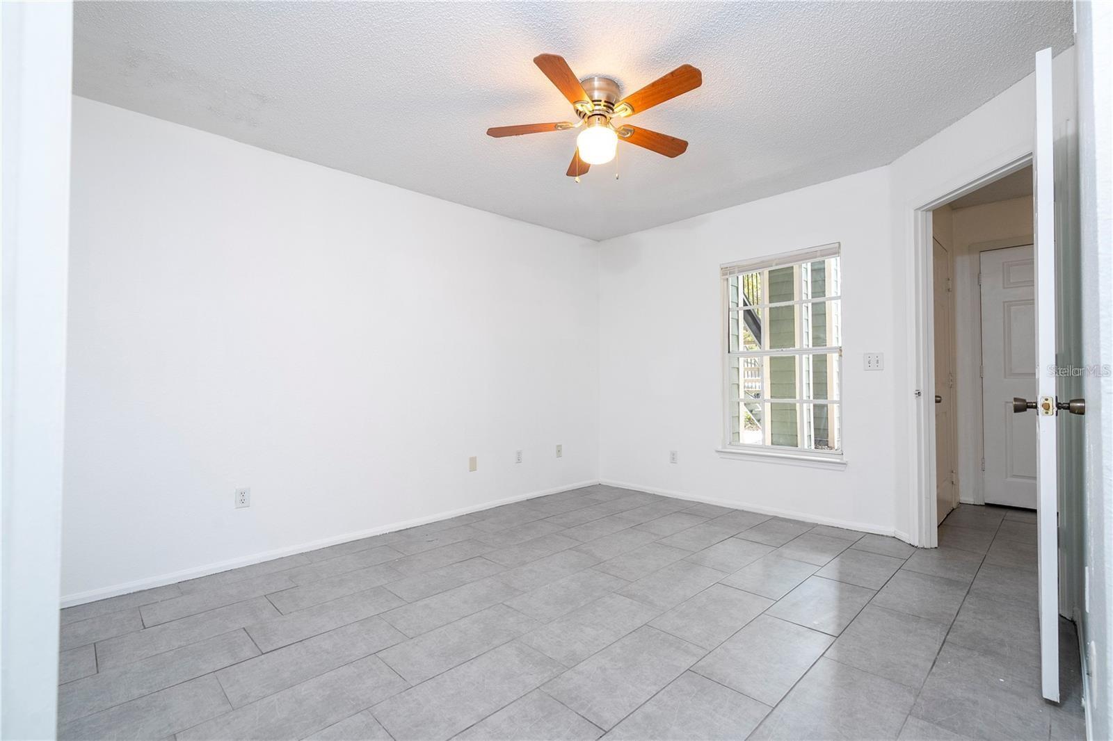 5136 PARK CENTRAL DR #212