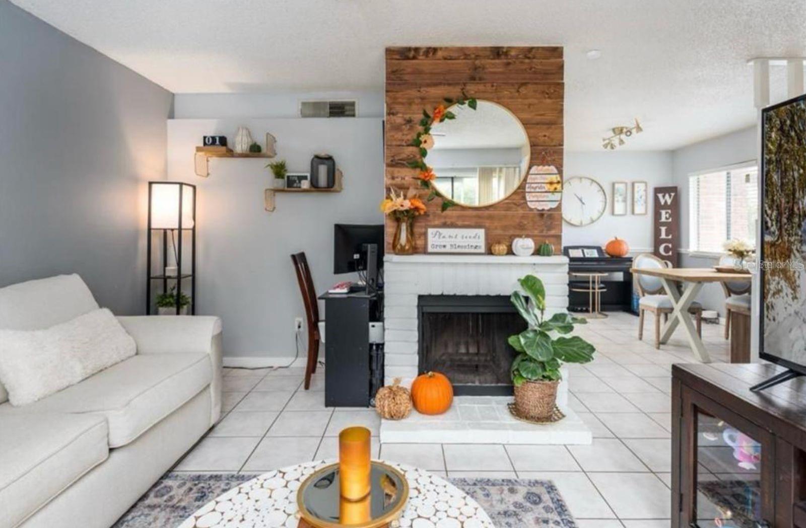 2342 HUNTINGTON GREEN CT #2