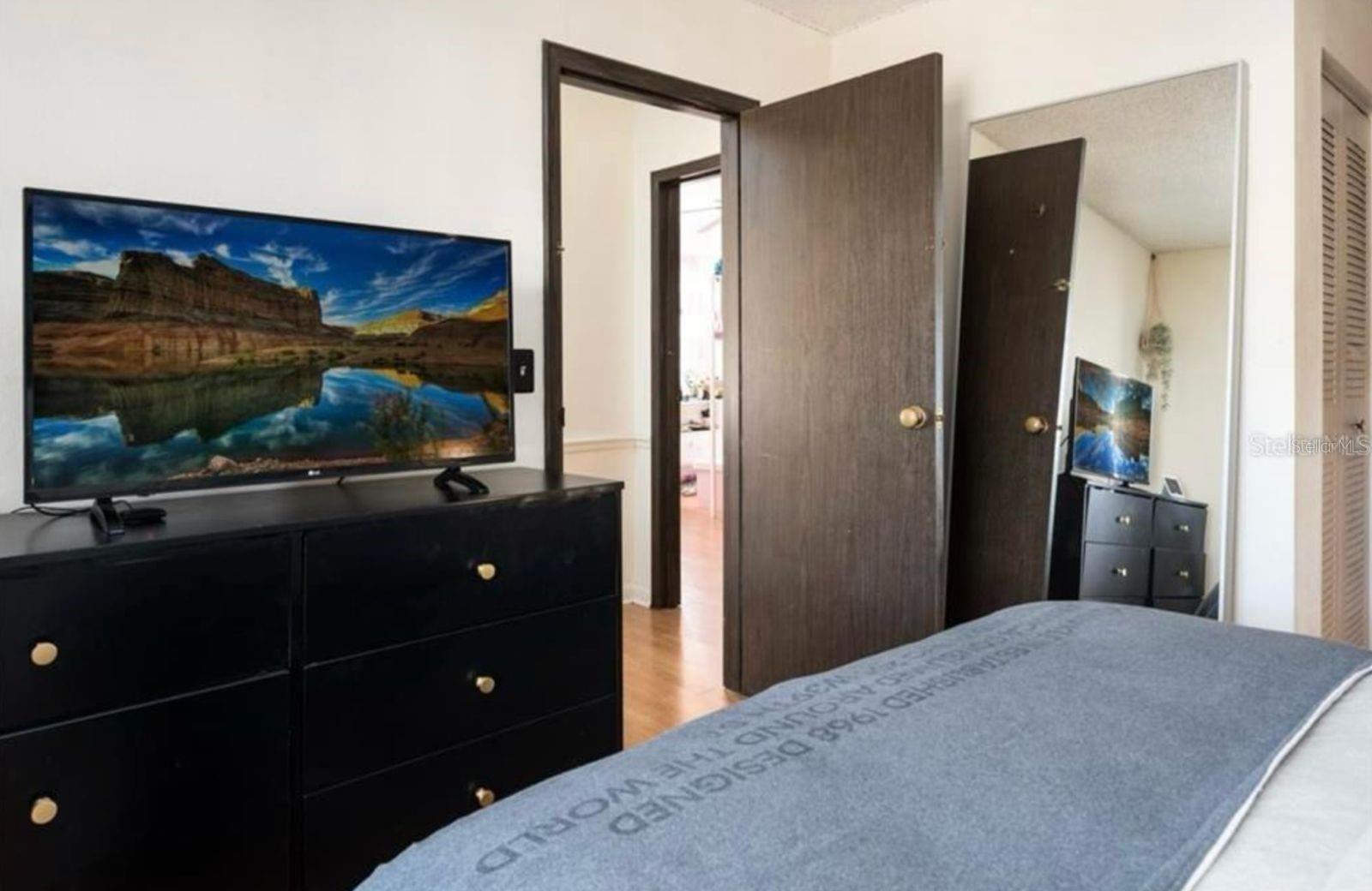 2342 HUNTINGTON GREEN CT #2