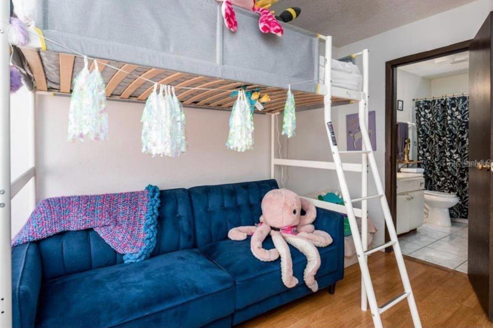 2342 HUNTINGTON GREEN CT #2