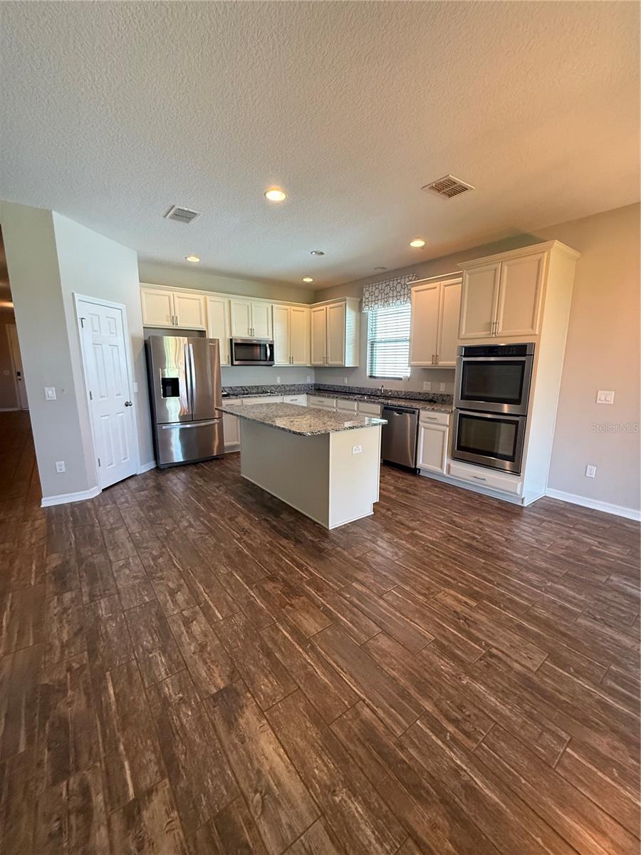 14637 MAPLE ARCH LN