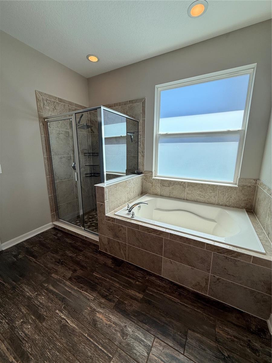 14637 MAPLE ARCH LN