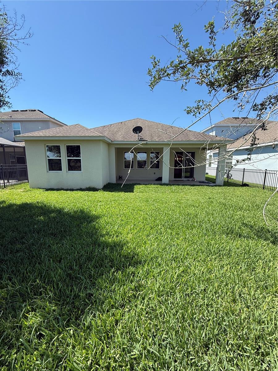 14637 MAPLE ARCH LN