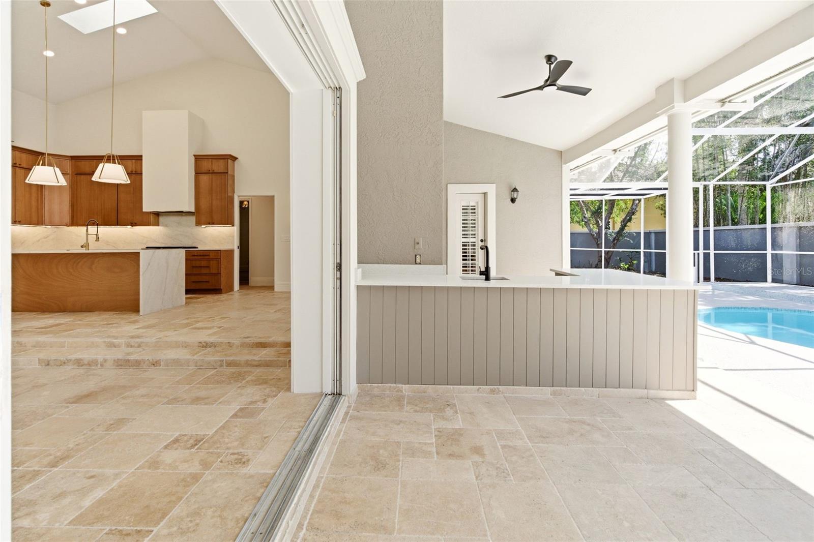 8935 JONATHAN MANOR DR