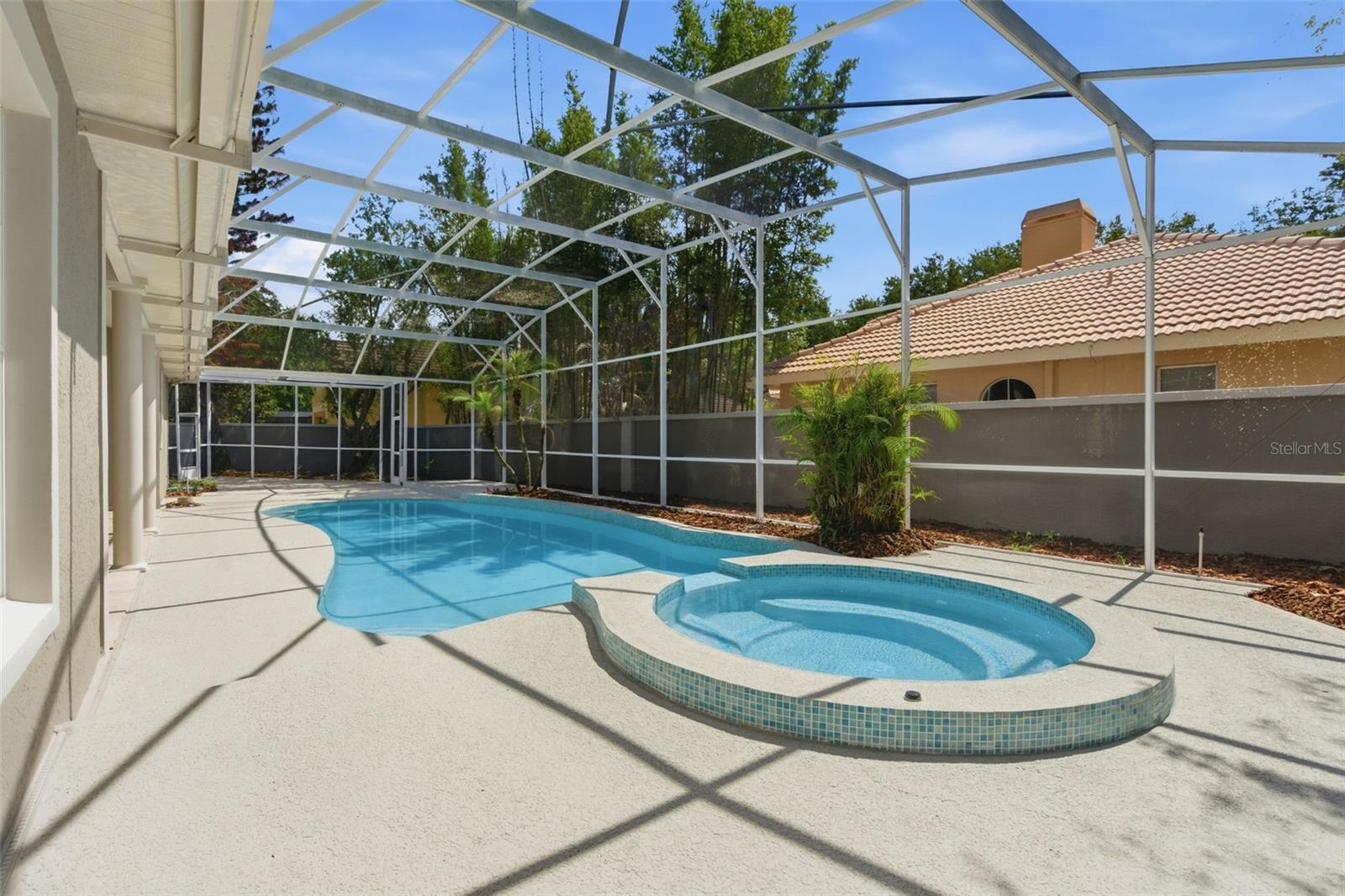 8935 JONATHAN MANOR DR